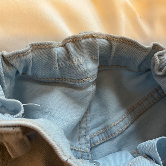 Old Navy Girl’s Light Washed Button Up Shorts - Picture 4 of 5